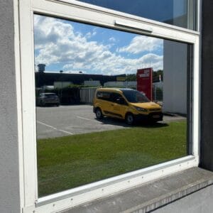 Udvendig reflekterende solfilm mod lys, varme, indkig & blænding